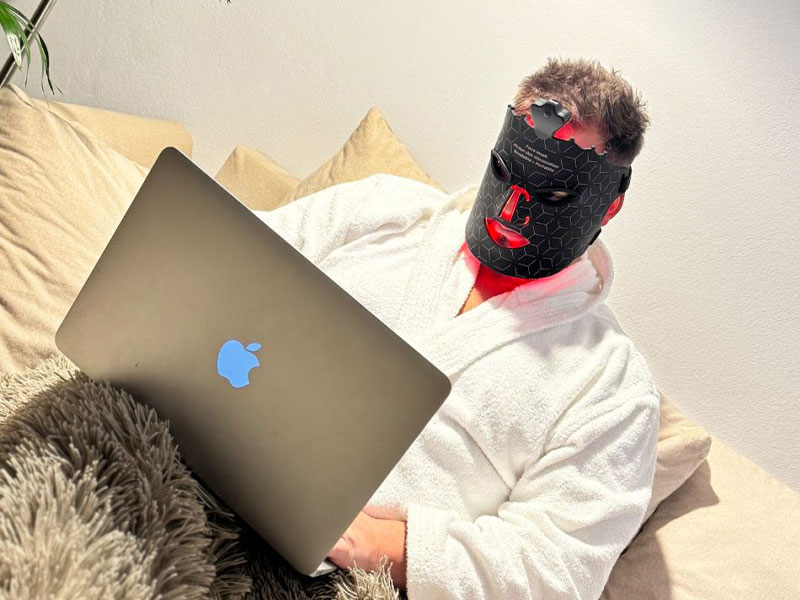 LED svetlo pre mužov: Brada, pleť, sebavedomie – všetko v 10 minútach