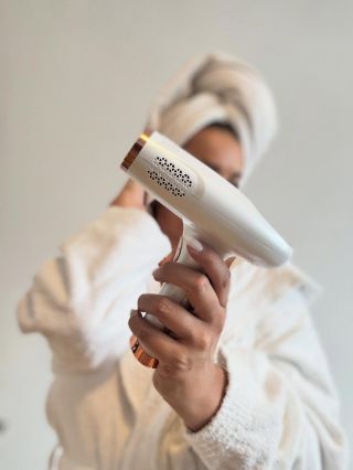 Glowbe Silk Epilator – hladká pokožka, ktorú cítiš. Zabudni na podráždenie, zarastené chĺpky a neustále holenie. Glowbe...