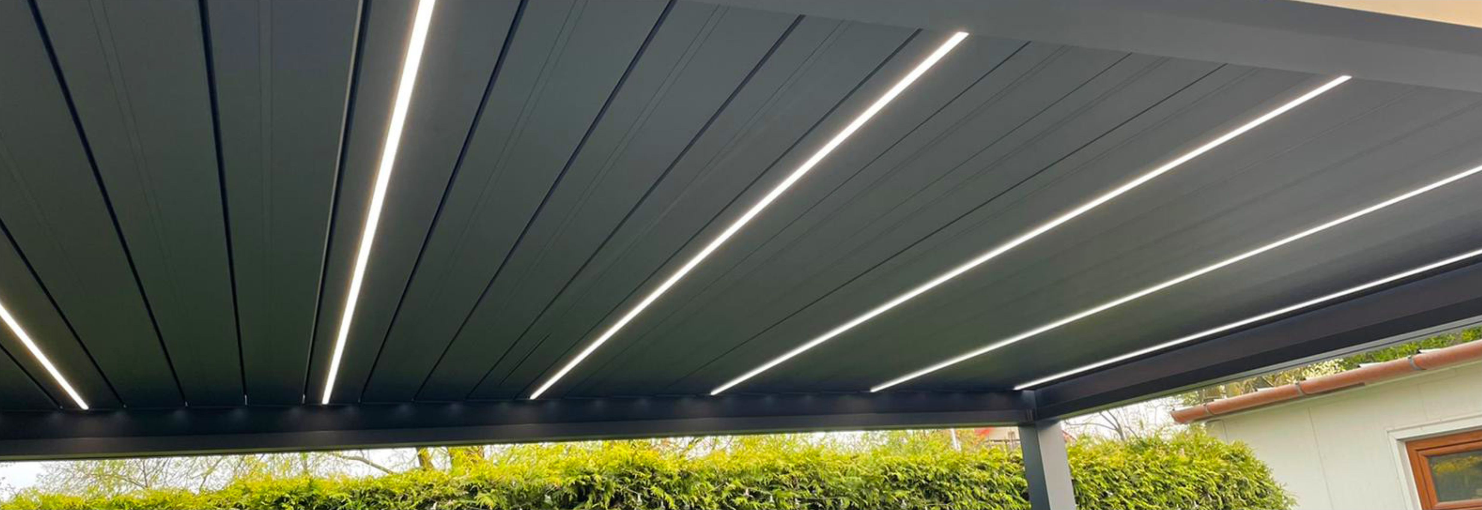 Volně stojící pergola GLUC G2 – stylový doplněk vaší zahrady