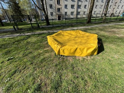 Plachta na pískoviště