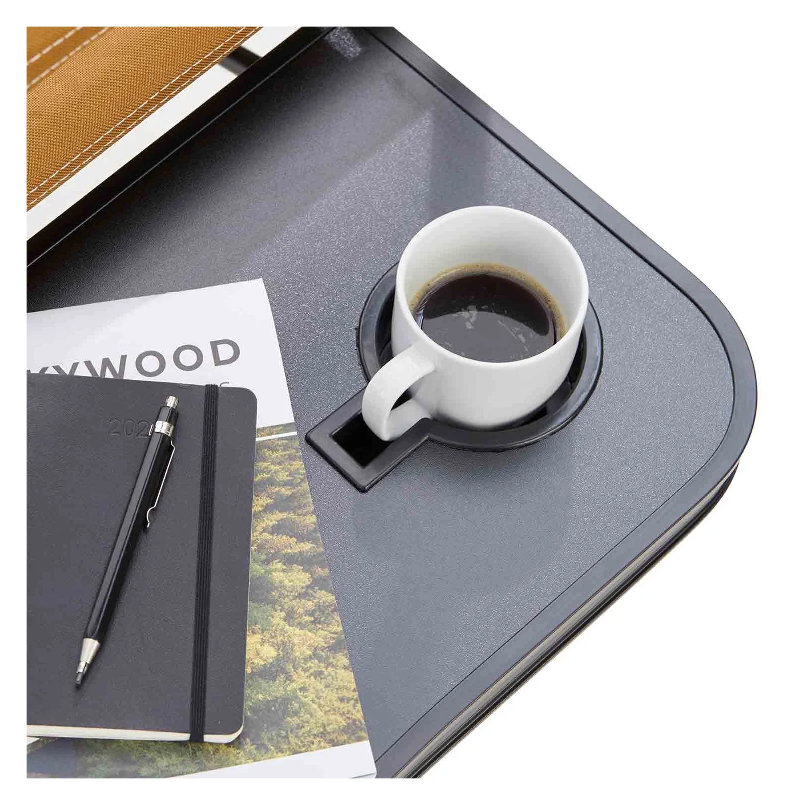 VICKYWOOD CAMP HORIZON – detail bočního stolku s držákem nápoje