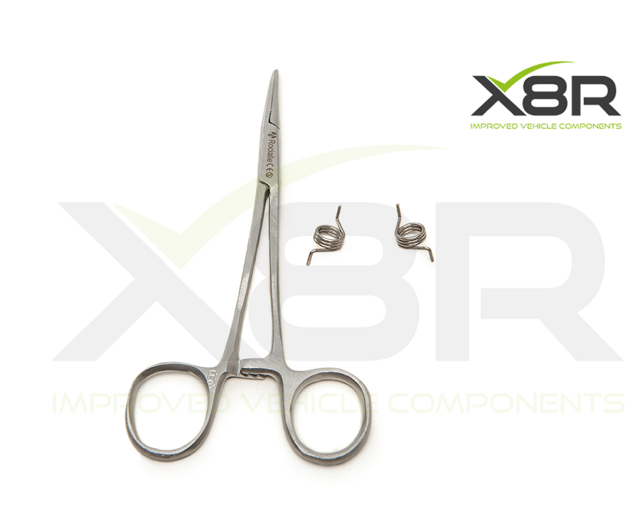 Obsah sady X8R0005 – 2 pružiny a montážní kleště