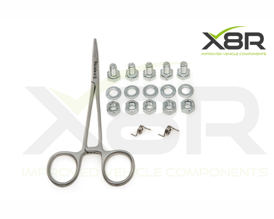 Obsah sady X8R0006 – 2 pružiny, montážní kleště a spojovací materiál