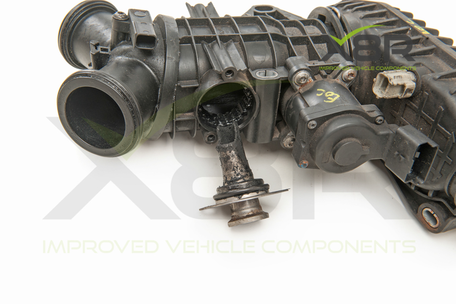 Motor 2.7 TDV6 – ukázka karbonových usazenin v sací části