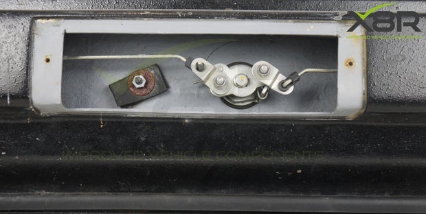 Původní vnitřní mechanismus madla po sejmutí krytu