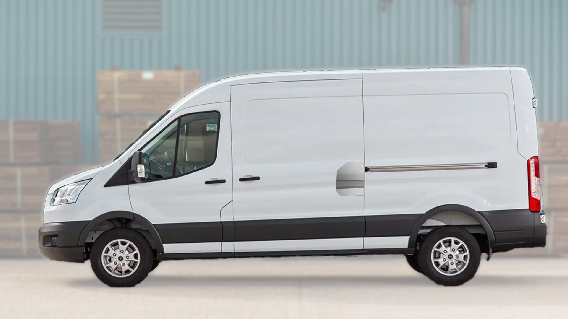 Ford Transit Mk8 s ochranou levých posuvných dveří