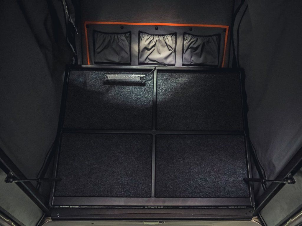 Spací plocha zvedací střechy Alu-Cab Thor