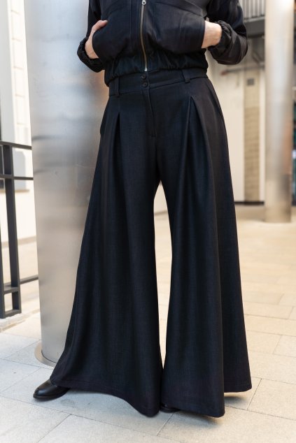 Kalhotová sukně se záhyby