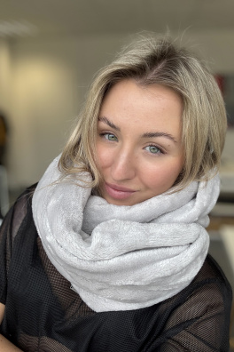 GoldBee Round Scarf Fluffy Silver (Barva Silver, Velikost M)