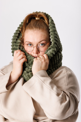 GoldBee Round Fluffy Army Scarf (Barva Army, Velikost M)