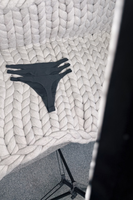 GoldBee Neviditeľné Tangá Black 3 Pack (Barva Black, Velikost 4XL)