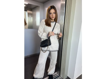 D6808021 F9A4 44F9 8565 6AD5E62ED567