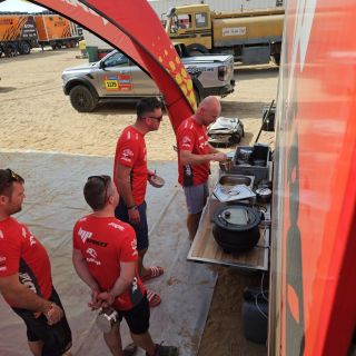 🏁 Unsere Konserven erneut bei der Dakar! 🏁 Unser großartiger Koch Libor hat auch dieses Jahr an der legendären Rallye...
