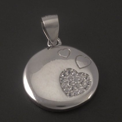 Moderní stříbrný přívěs se srdíčky