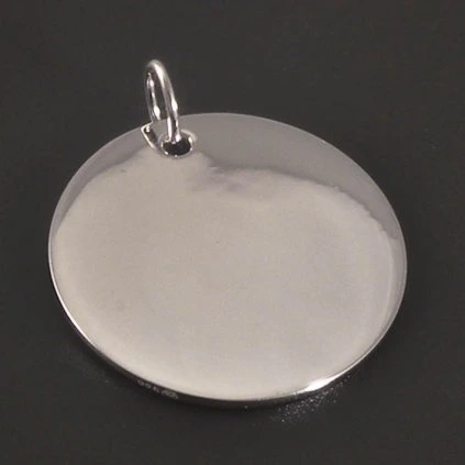 Moderní stříbrná kulatá destička