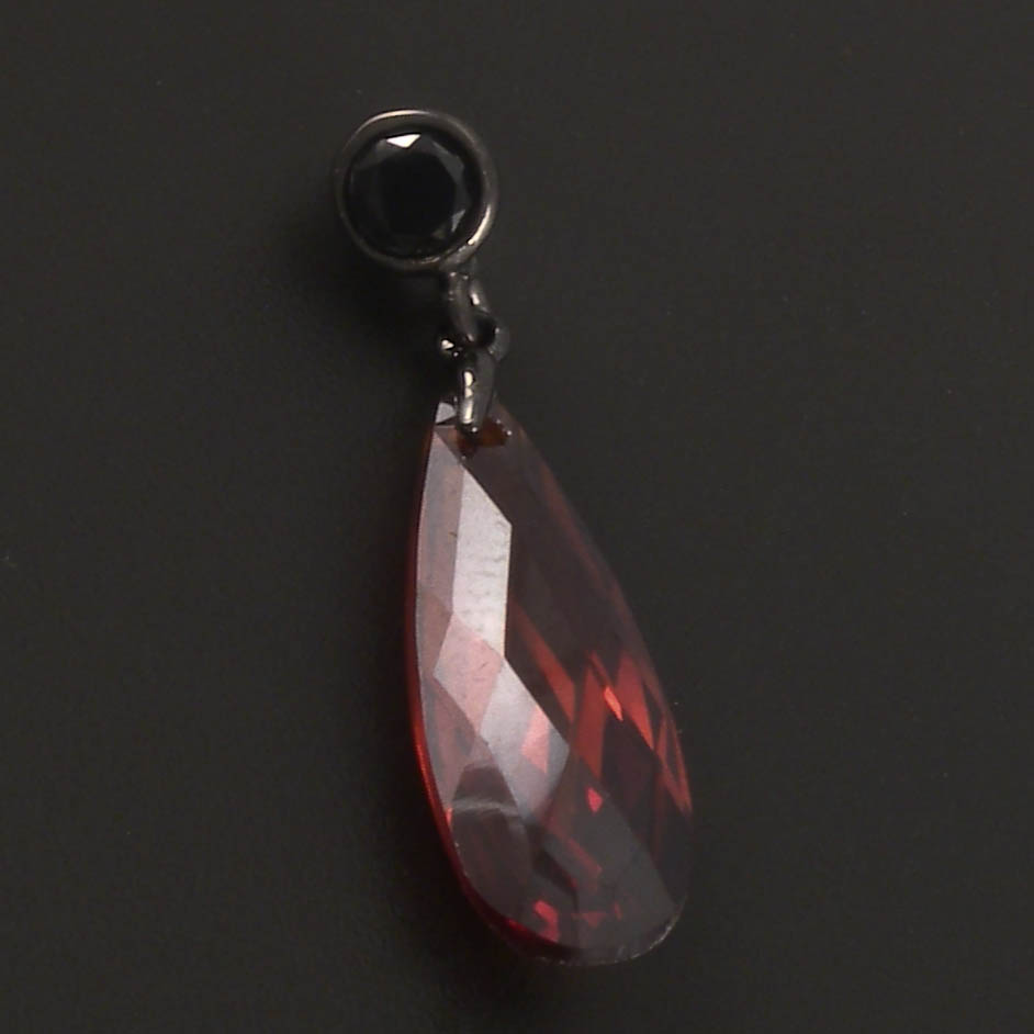 Goldpoint Kapkovitý přívěs v provedení černěné stříbro Váha: 1.85 g