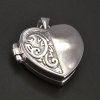 Stříbrný medailon srdce s rytinou č. 1
