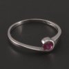 Jemný prsten s rubínem bílé zlato