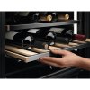 Electrolux Vestavná vinotéka dynamická - model EWUS040B8B