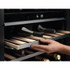 Electrolux Vestavná vinotéka dynamická - model EWUD040B8B