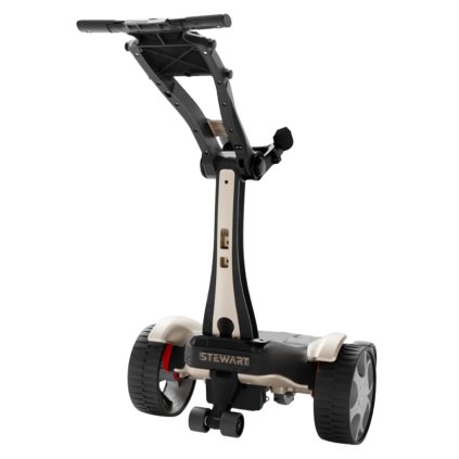 „Q Follow to nie tylko wózek – to Twój osobisty caddie, który zapewnia Ci pełną swobodę i maksymalną przyjemność z każdego dołka.” (24)