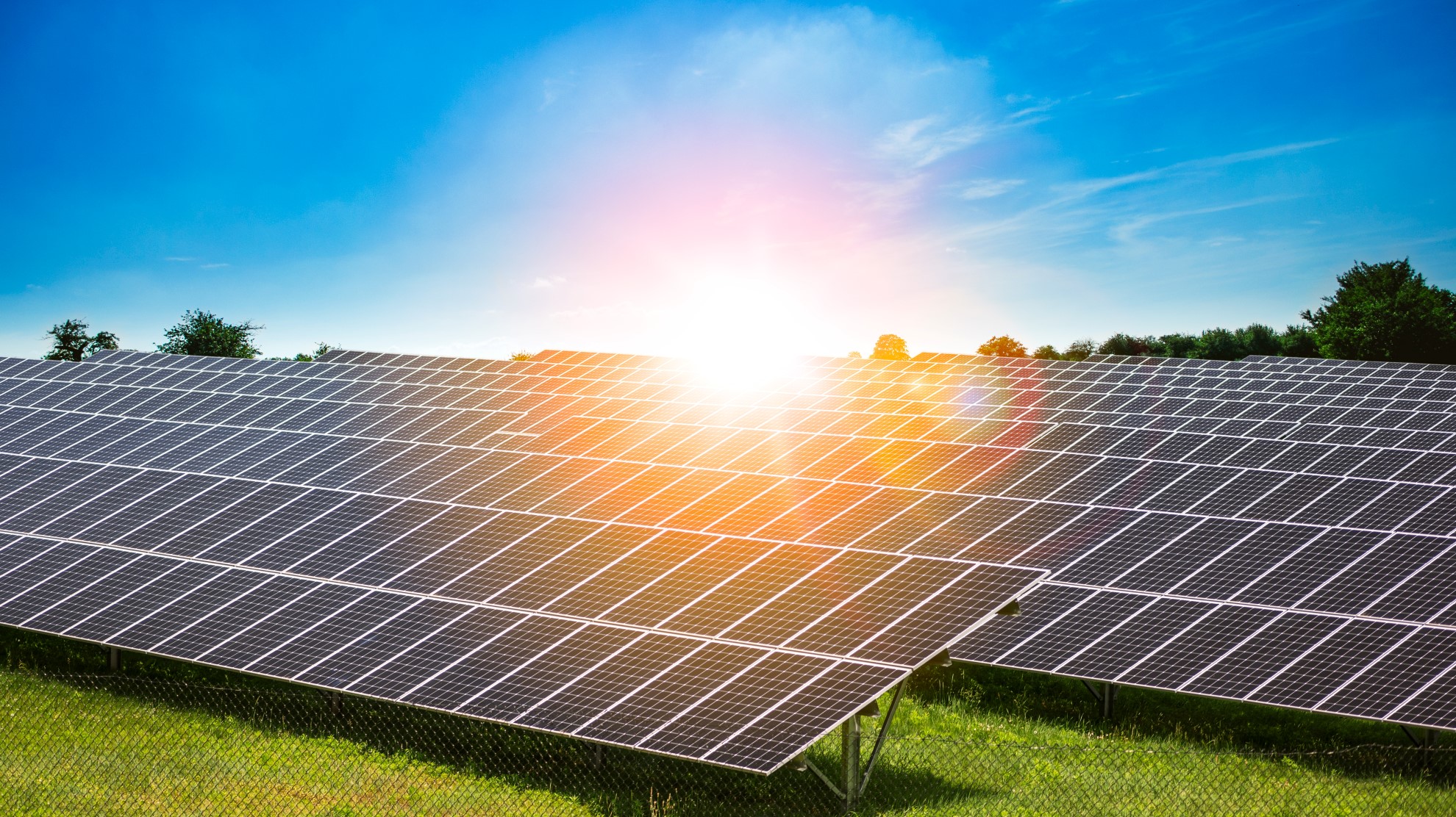 Prečo sú fotovoltaické panely výhodným riešením pre firmy?