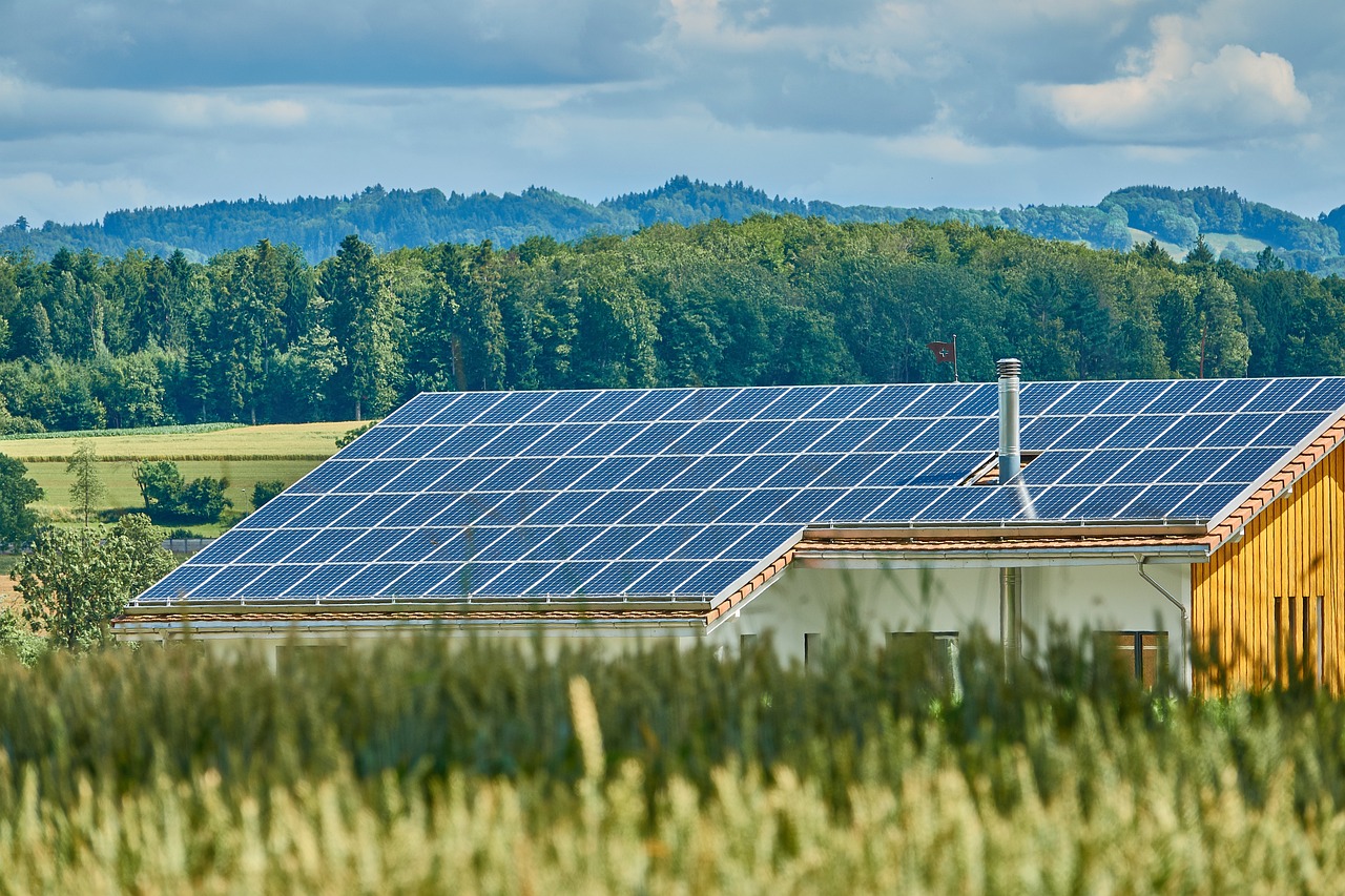 Vyberte si optimálne fotovoltaické panely pre váš projekt: Ktoré parametre si všímať?
