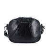 Dámská elegantní lesklá crossbody kabelka z eko kůže Le Sands 4372 C - černá