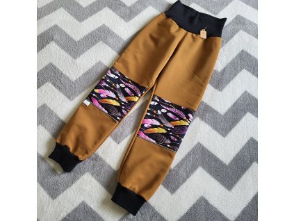 Zimní soft kalhoty - karamel s pírky