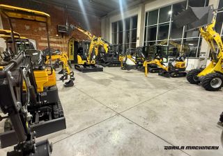 Momentky z našeho showroomu! 🤩 Na jednom místě u nás najdete stroje GORILA i SHANTUI. Zastavte se u nás a podívejte se...