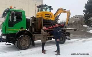 Dnes jsme s radostí předali zákazníkovi další stroj SHANTUI SE58SR! 💛 Kompaktní, výkonný a připravený na každodenní...