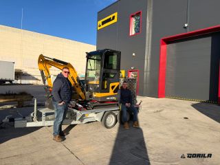 Další předání našich strojů novým majitelům 🦍 Minibagr GORILA G18 SE I PRO CAB si převzal pan Vrabel a na stejný model...