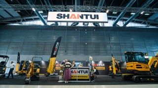 MINE & BUILD 2026 je v plném proudu – a GORILA MACHINERY je u toho. 🦍 Na brněnském výstavišti právě představujeme značku...