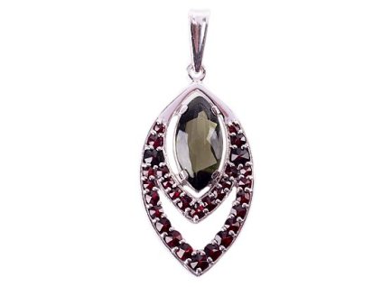 Czech garnet pendant (6471365)