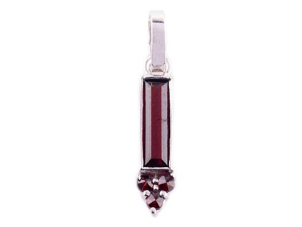 Czech garnet pendant (6470952)