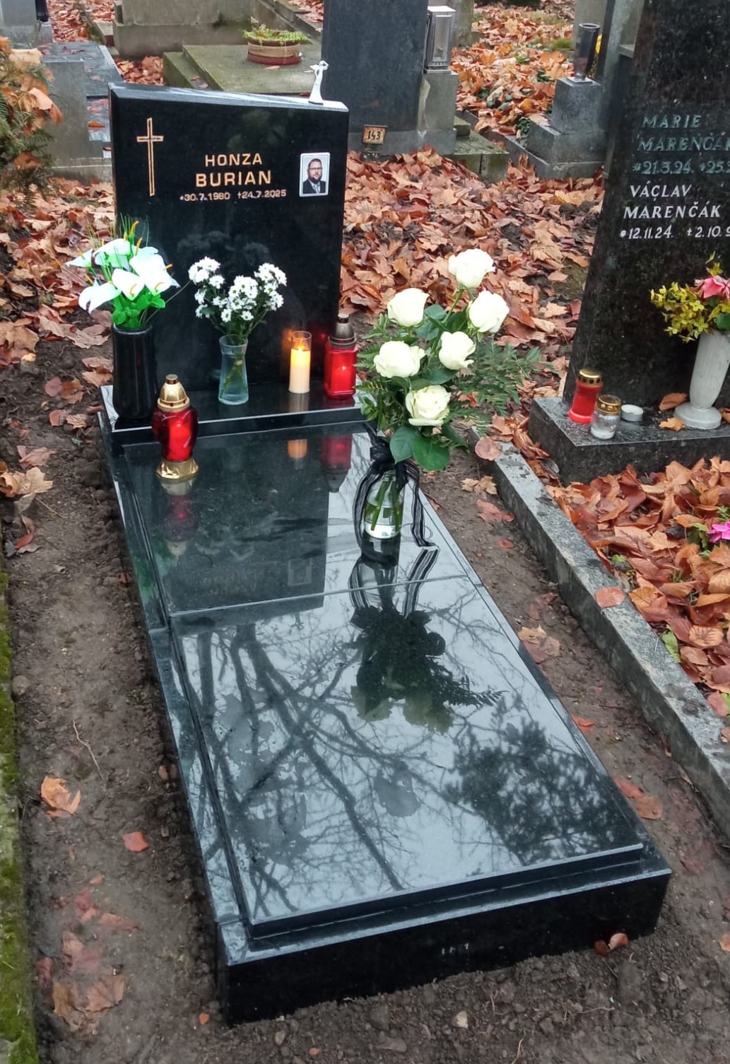 Kamenictví Praha – realizace urnového hrobu na Olšanech