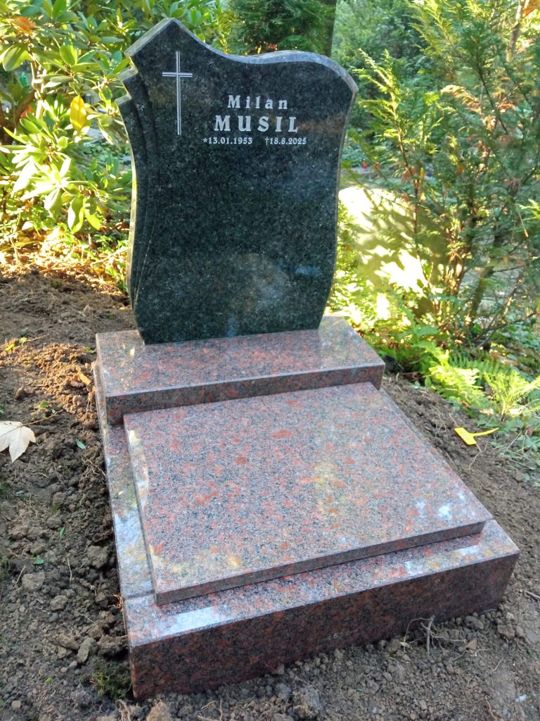 Realizace urnového hrobu na hřbitově v Praze