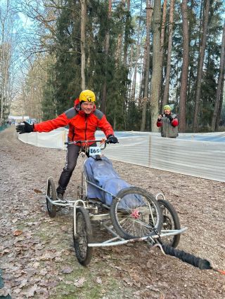 ⭐️MČR Hradecký sprint 2025⭐️ Místo, kam pravidelně jezdíme pozdravit 👋 naše 🐶🐶 🐾 #tlapky a jejich dvounožce. 🩵Vždycky je...