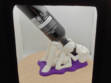 Držák na víno - Kostlivec