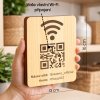 Wi fi cedule s qr kodem drevena 2