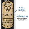 cervene vino s vlastni etiketou drevene 2