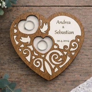 Prstýnky si zaslouží stejně krásné místo, jako je váš den. 🤍 #graveno #svatba #prstynky #priprava #dekorace