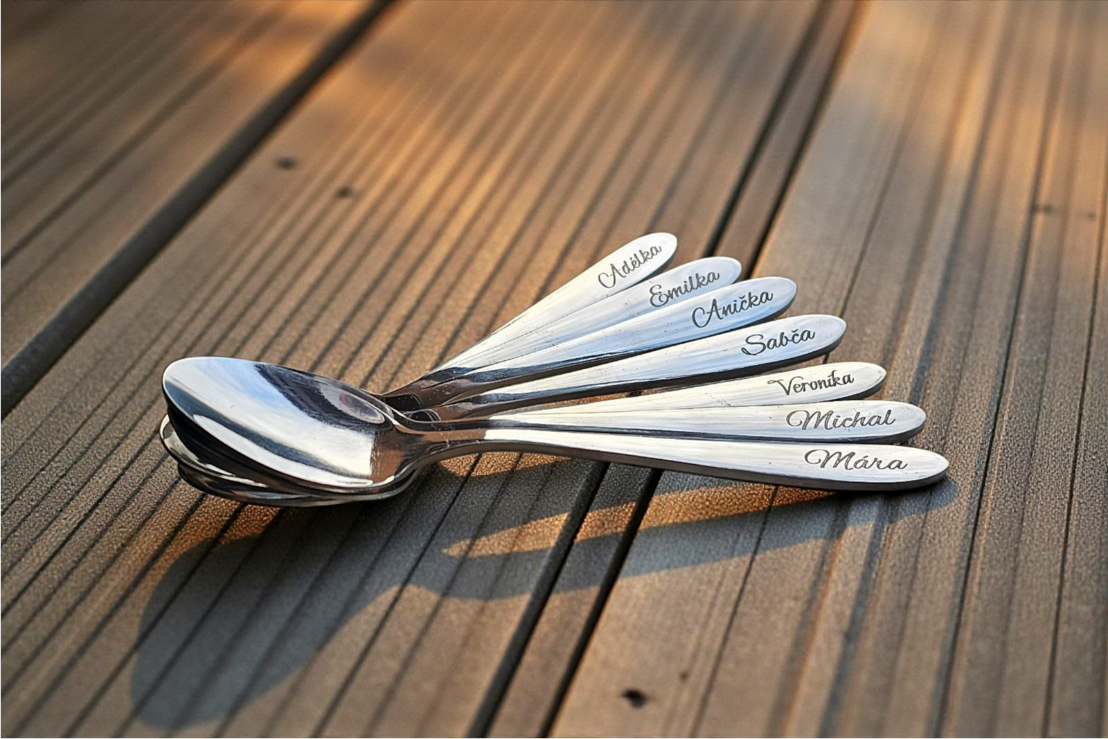 Gravírované lžičky jako originální dárek: Malý detail, který potěší každý den