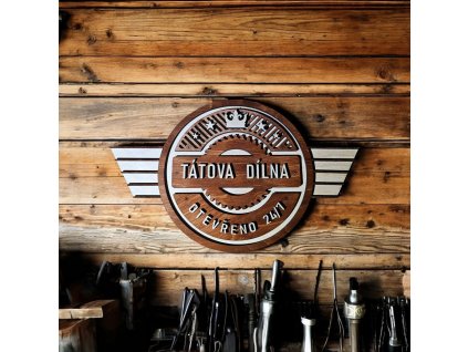 Dřevěný nápis Tátova dílna