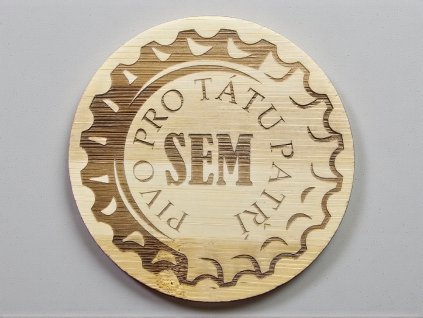 Bambusový podtácek 8,5cm "Pivo patří sem"