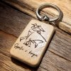 dřevěná klíčenka s vlastním motivem