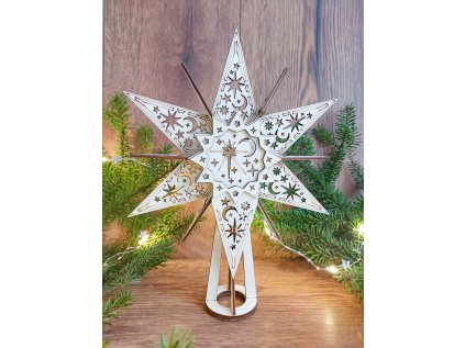 drevená vianočná hviezda na vrch stromčeka