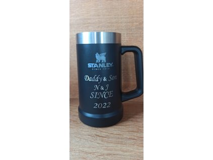 STANLEY Adventure series Korbel na pivo 700ml vakuový černý mat