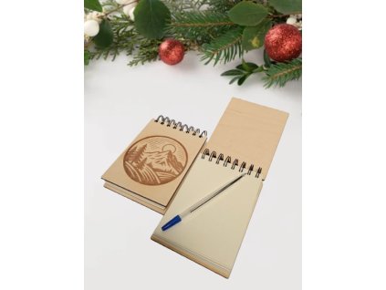 Dřevěný zápisník na hory na razítka