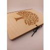 Ohebný dřevěný deník z jednoho kusu dřeva